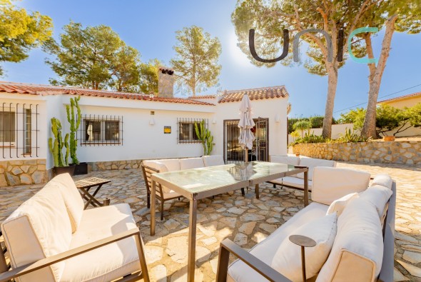 Resale - Villa - La Nucia