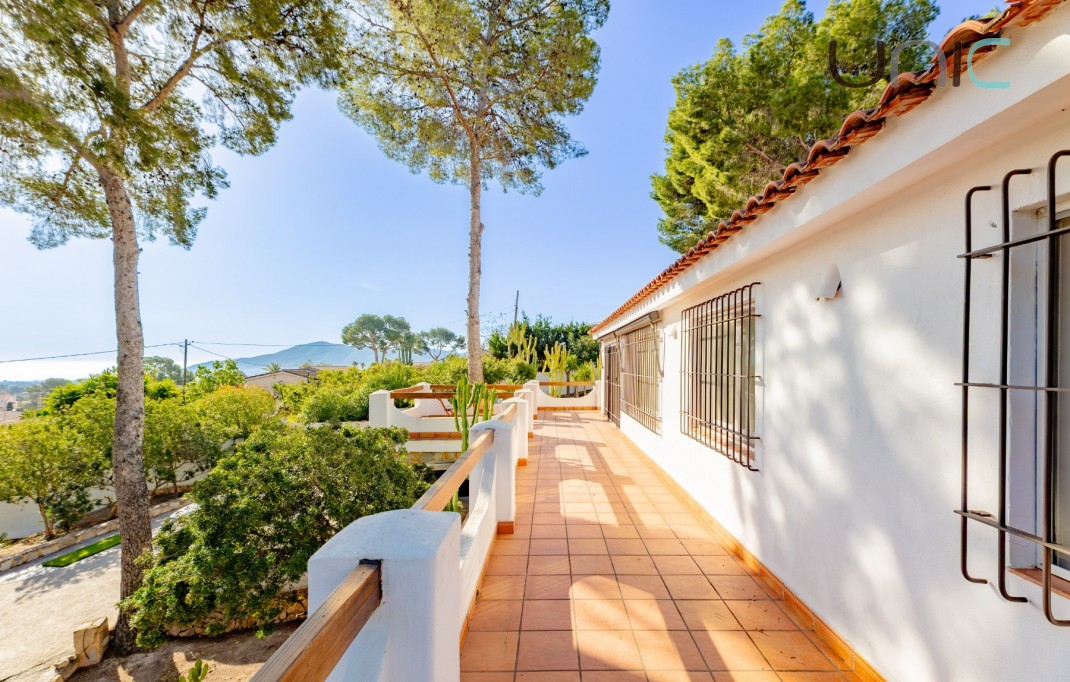 Resale - Villa - La Nucia