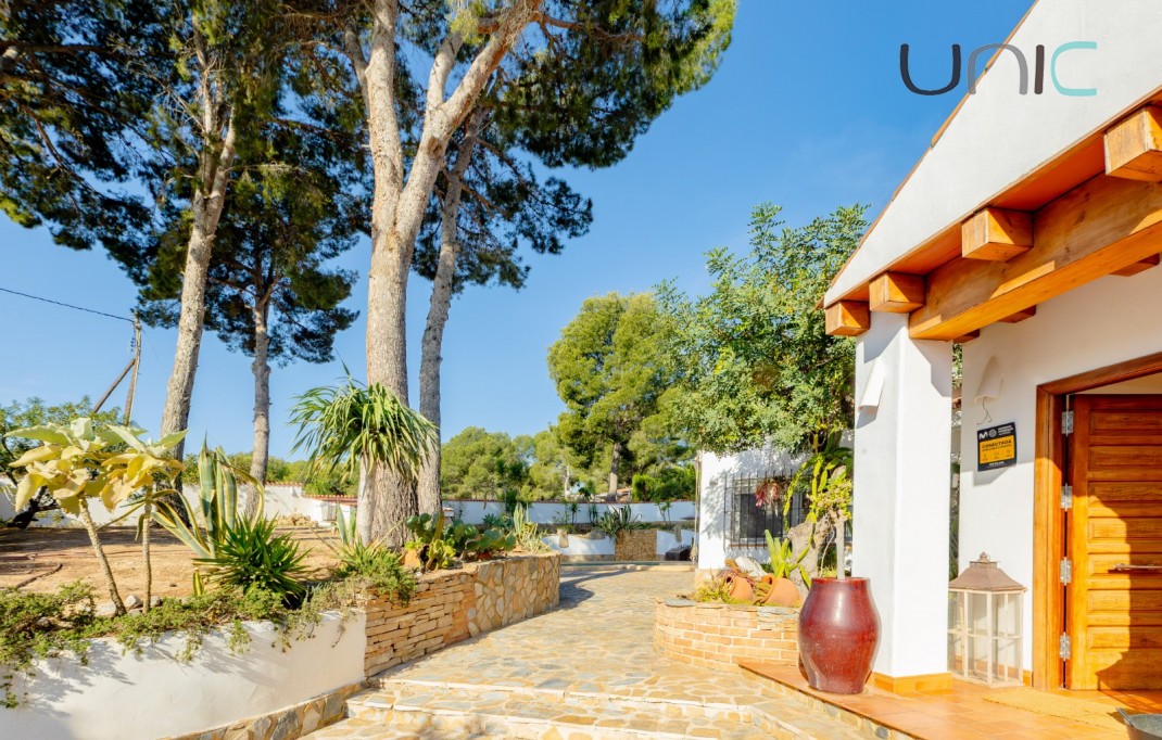 Resale - Villa - La Nucia