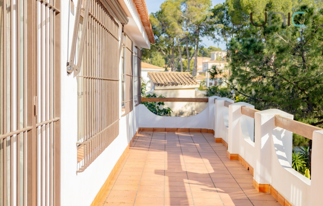Resale - Villa - La Nucia