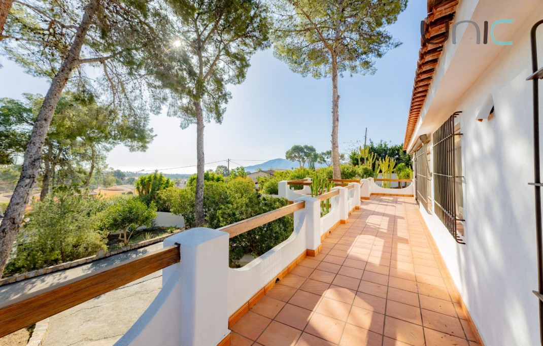 Resale - Villa - La Nucia