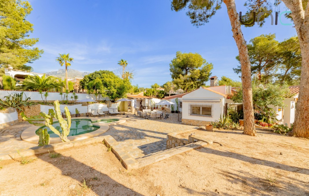 Resale - Villa - La Nucia