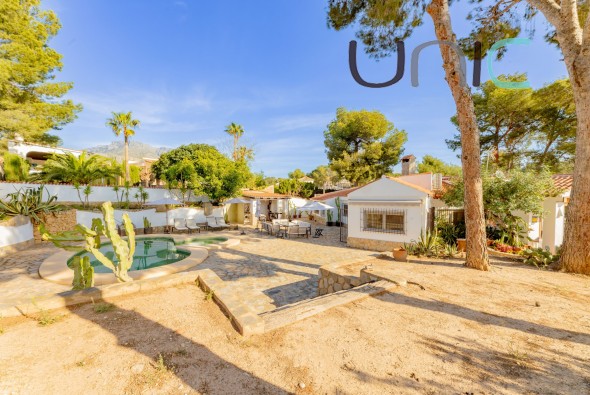 Resale - Villa - La Nucia