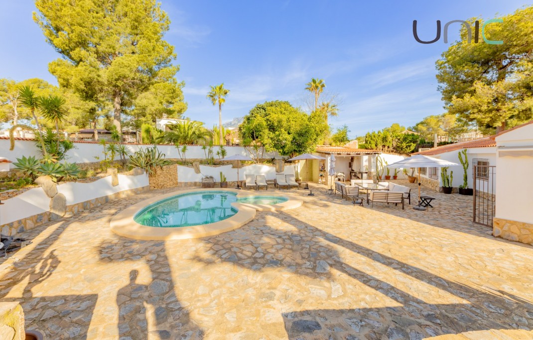 Resale - Villa - La Nucia