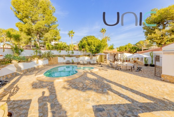 Resale - Villa - La Nucia