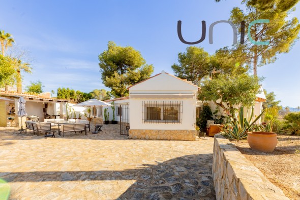 Resale - Villa - La Nucia