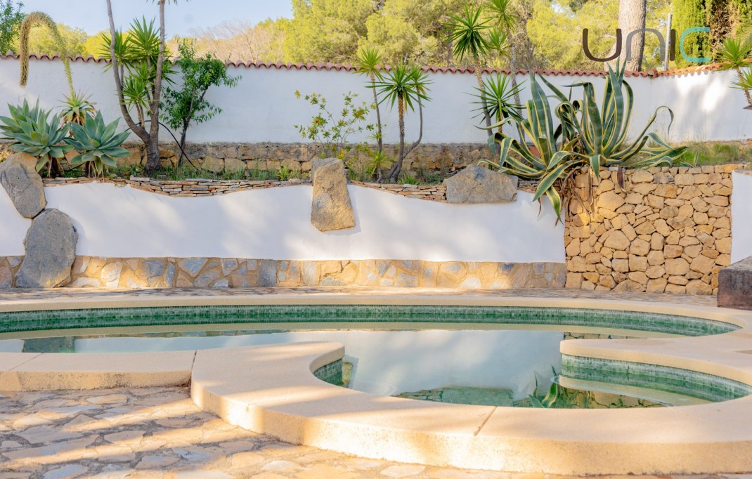 Resale - Villa - La Nucia