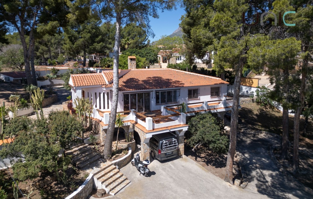 Resale - Villa - La Nucia
