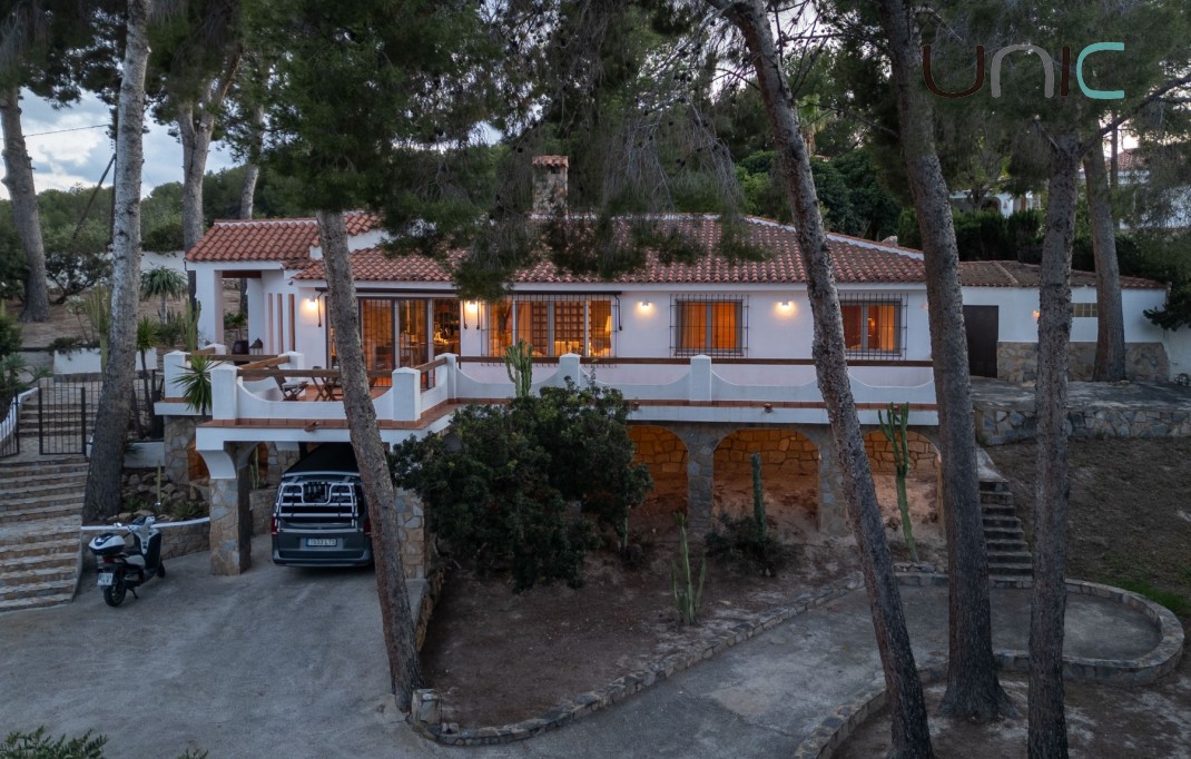 Resale - Villa - La Nucia