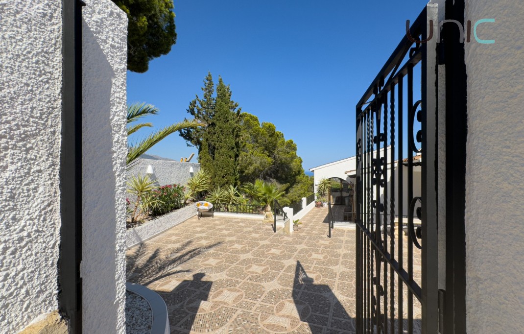 Sale - Villa - La Nucia