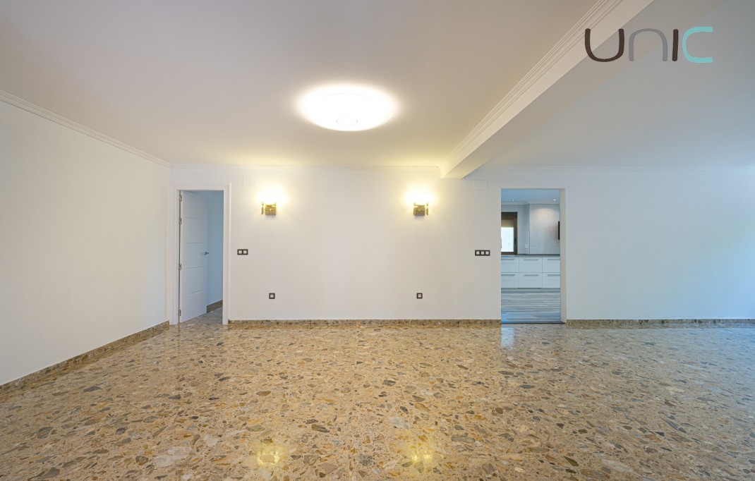Resale - Villa - Alfaz del Pi