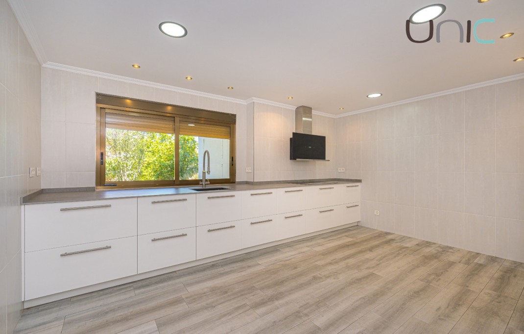 Resale - Villa - Alfaz del Pi