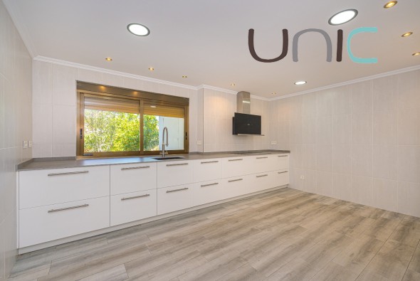 Resale - Villa - Alfaz del Pi