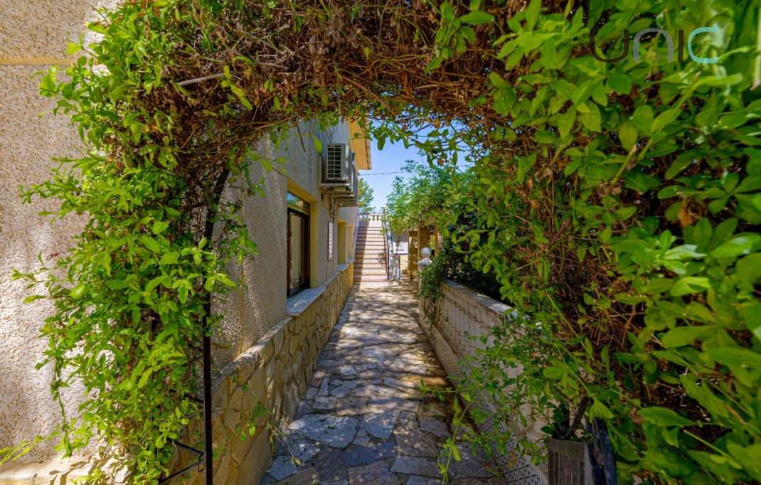 Resale - Villa - Alfaz del Pi