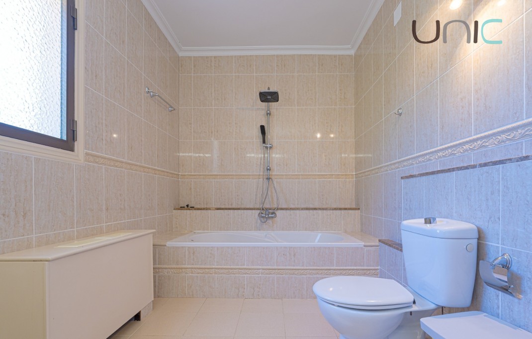 Resale - Villa - Alfaz del Pi
