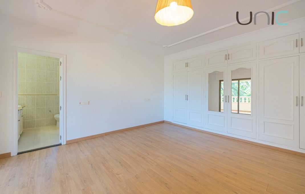 Resale - Villa - Alfaz del Pi