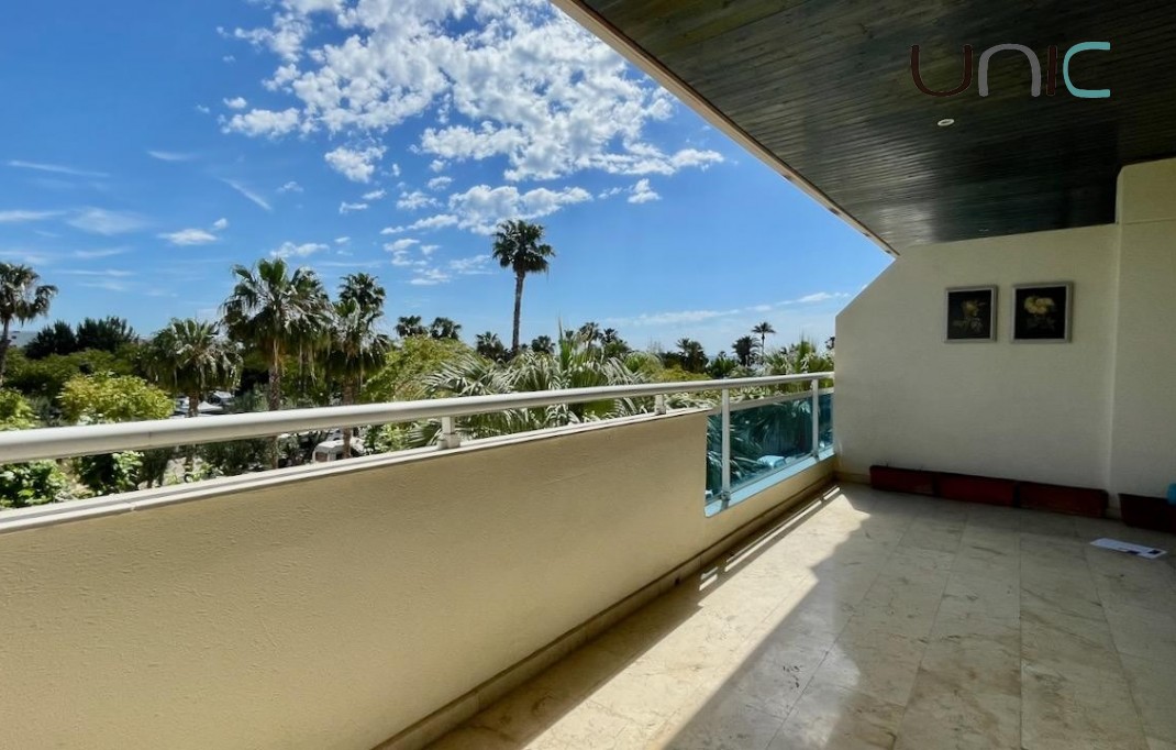 Resale - Wohnung - Albir