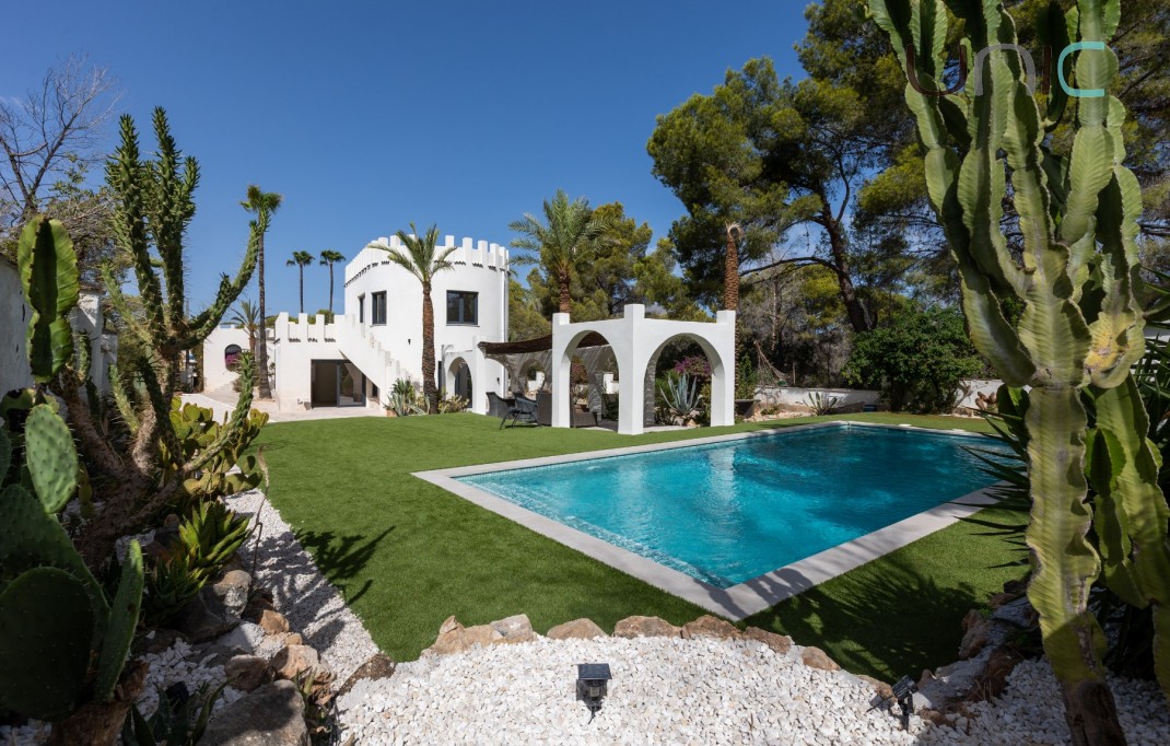 Venta - Villa - Albir
