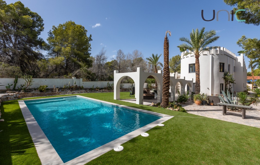 Venta - Villa - Albir