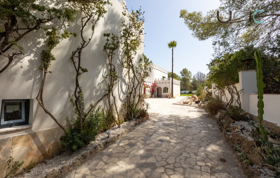 Venta - Villa - Albir