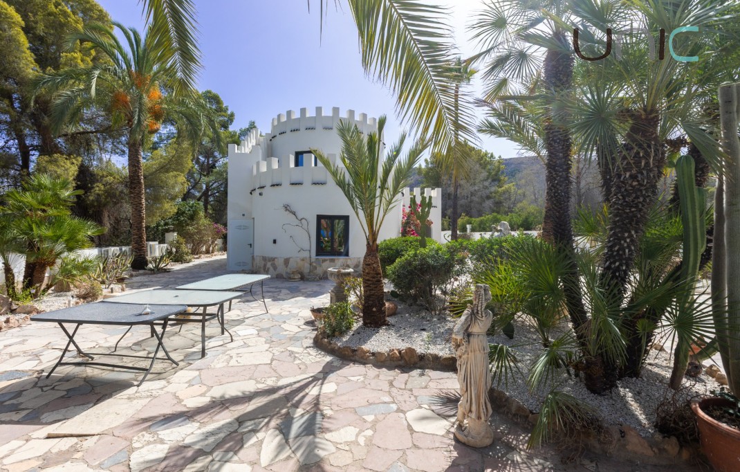 Venta - Villa - Albir