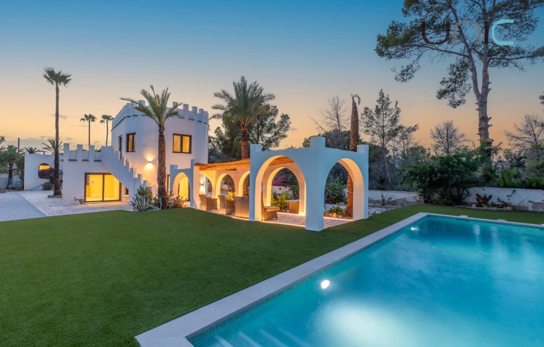 Venta - Villa - Albir