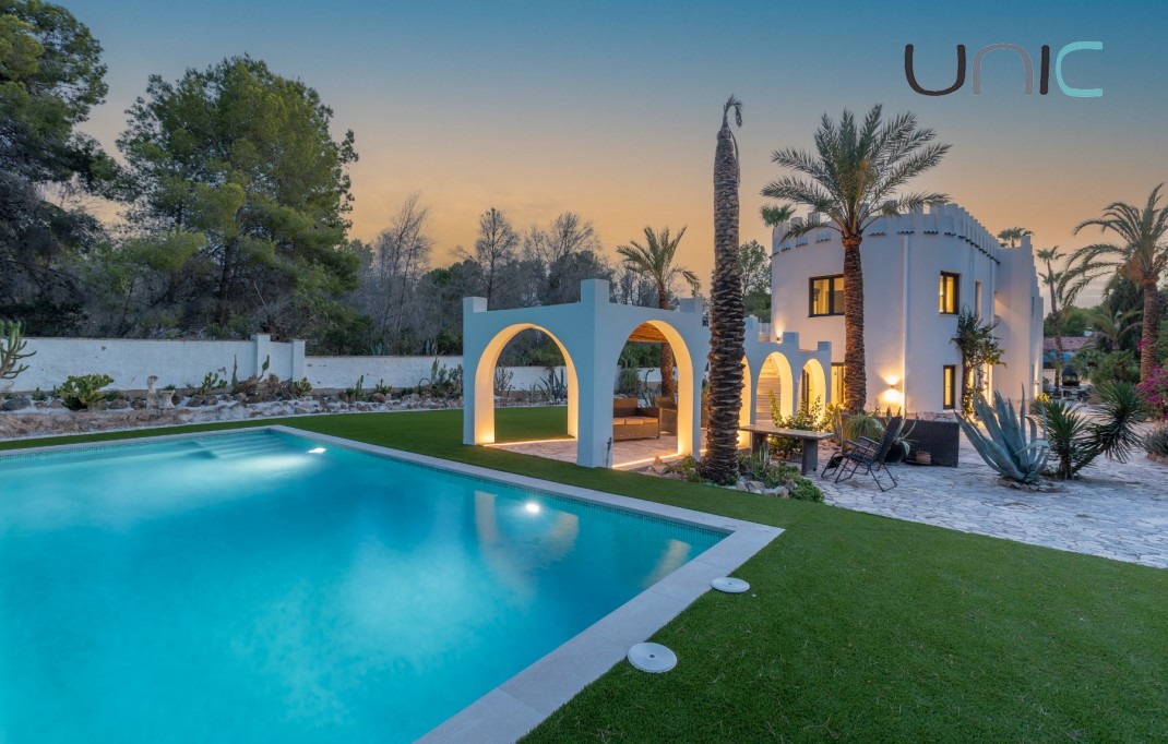 Venta - Villa - Albir