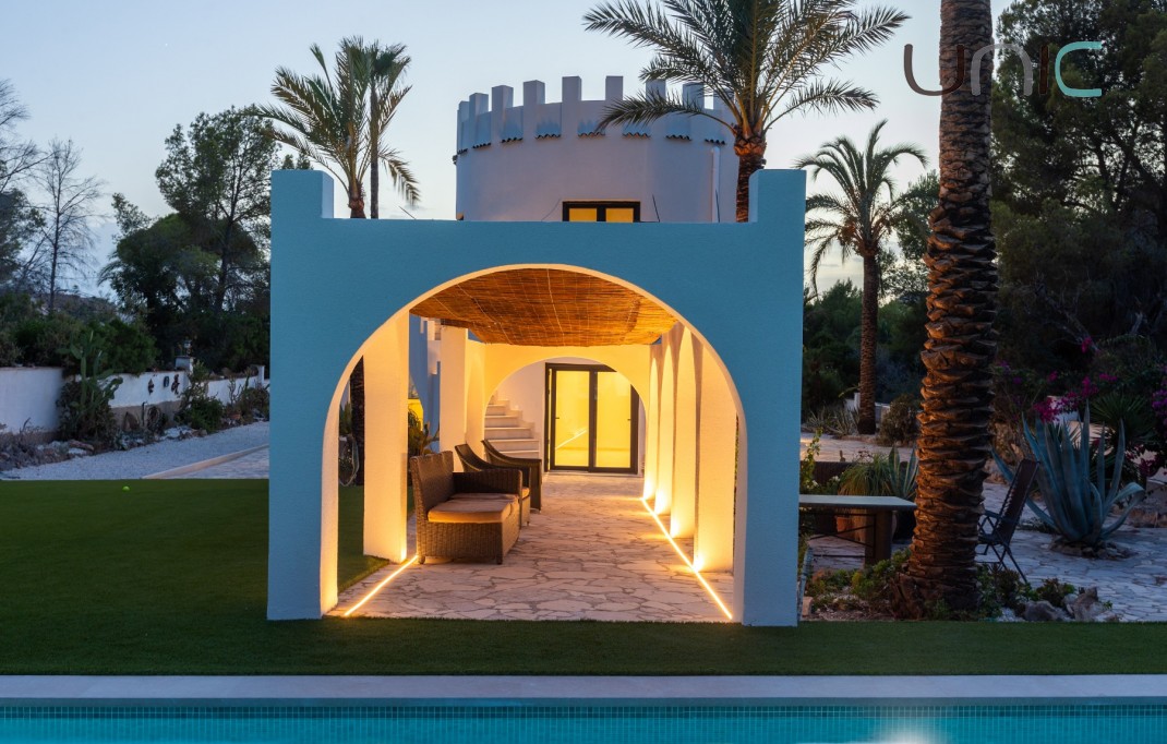 Venta - Villa - Albir