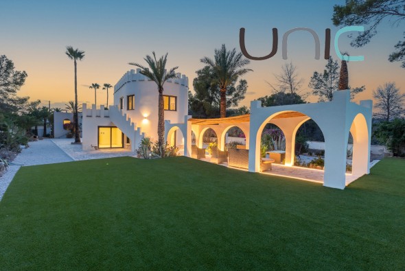 Venta - Villa - Albir