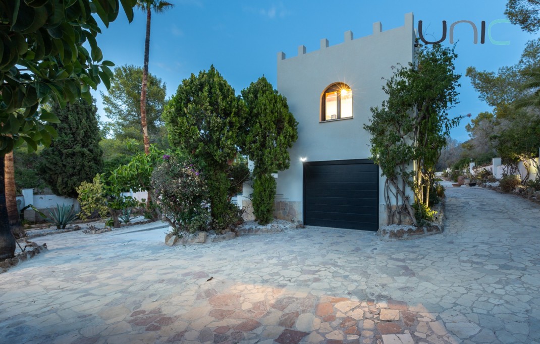 Venta - Villa - Albir
