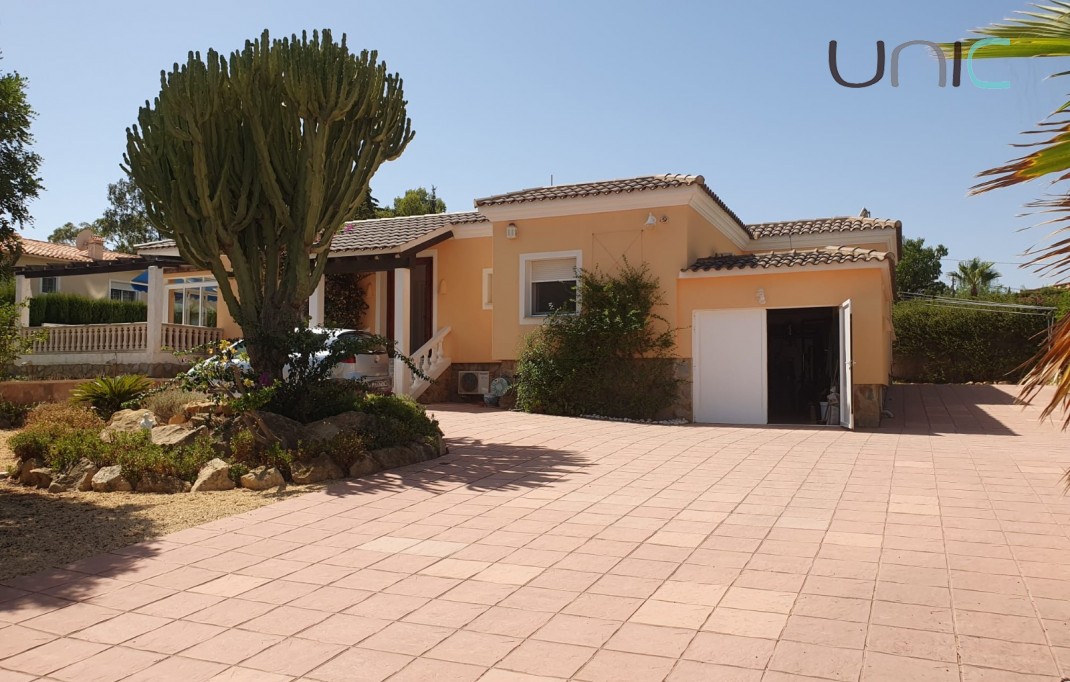 Verkoop - Villa - La Nucia
