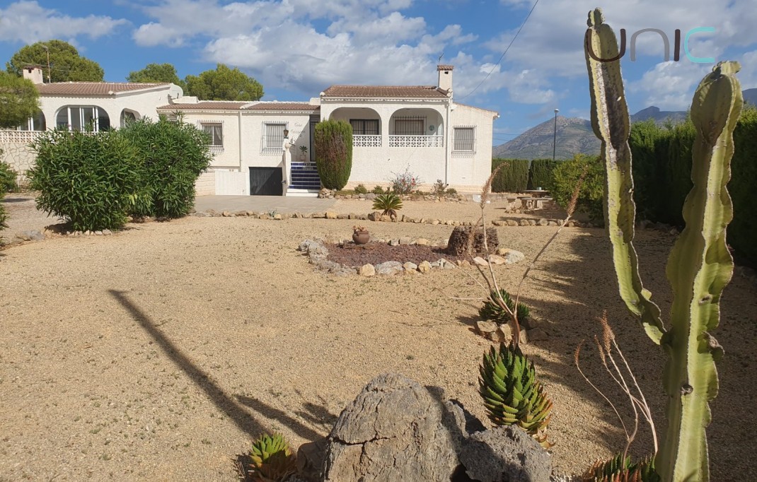 Resale - Villa - La Nucia